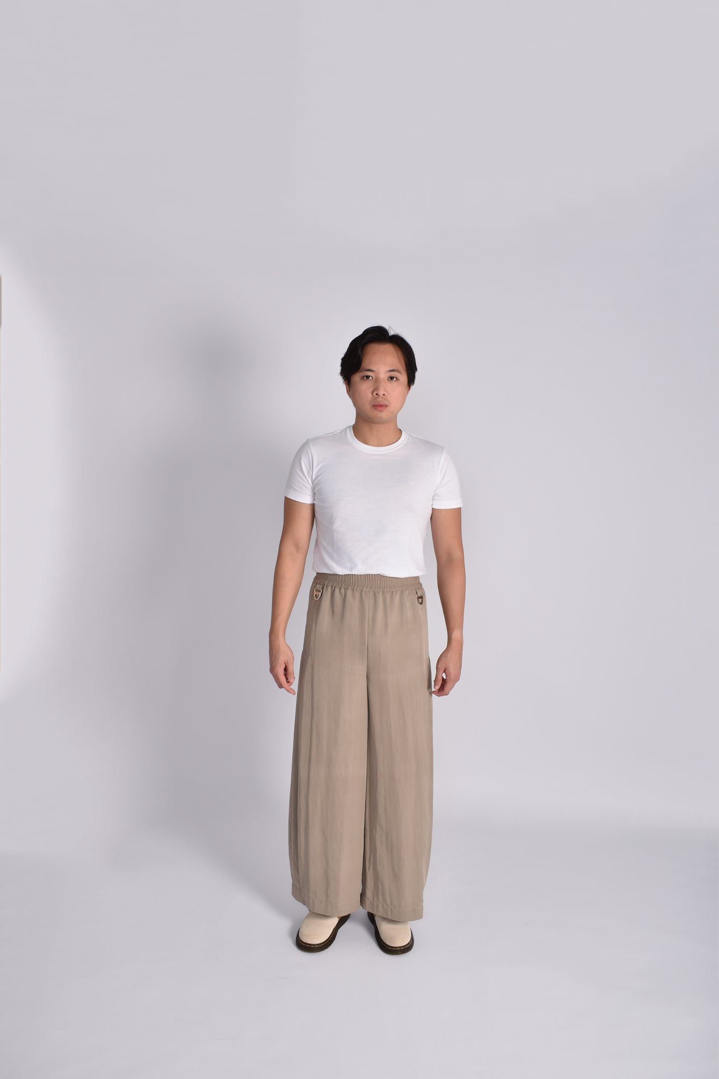 Unisex Cocoon Pleated Pants in Khaki