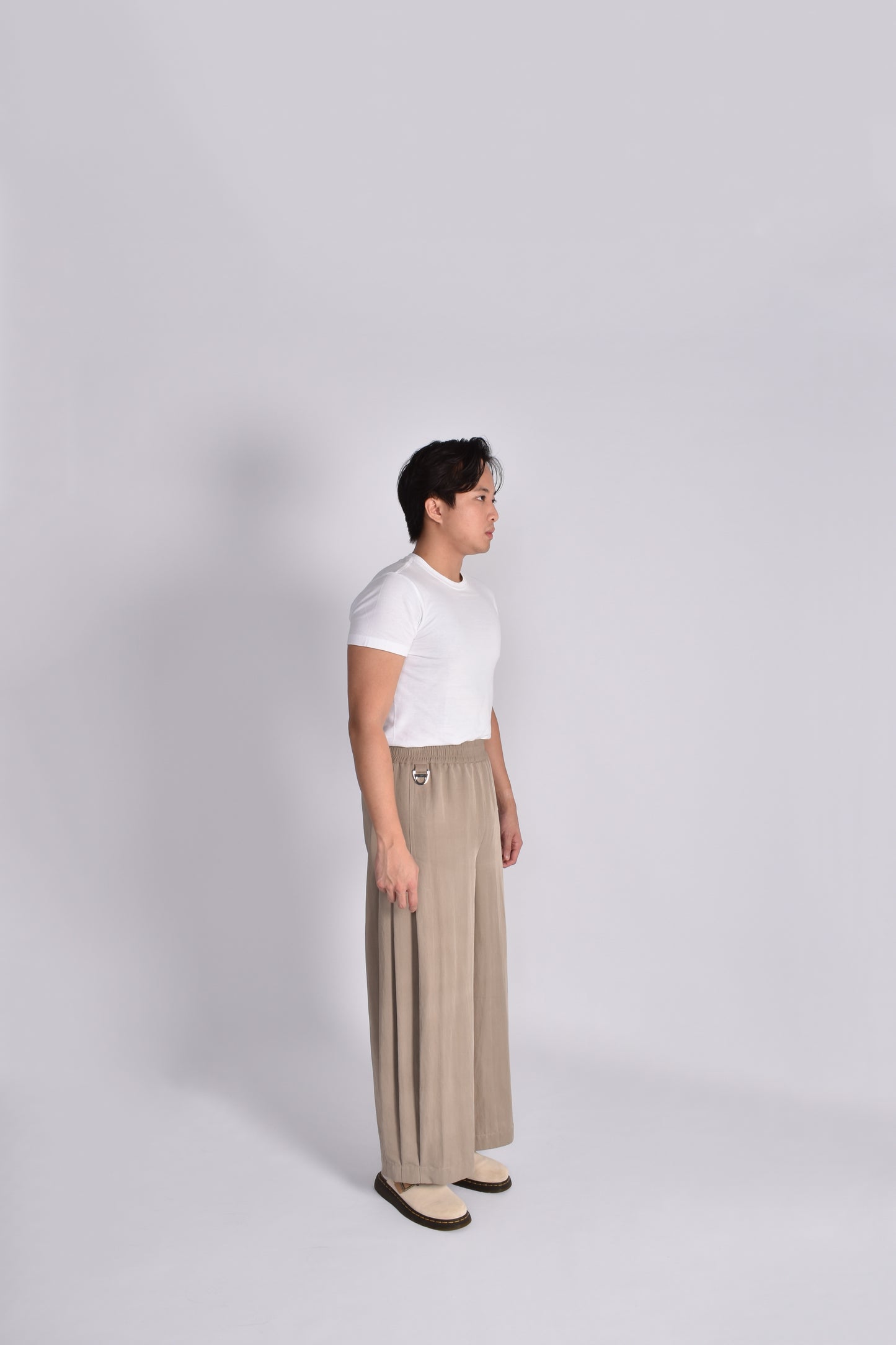 Unisex Cocoon Pleated Pants in Khaki